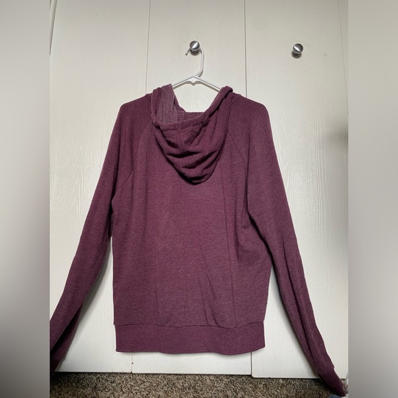 So plum zip up hoodie. Size XXL - Picture 2 of 6